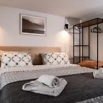アパート Aelia 110 Sq.m. Luxury ナフプリオ